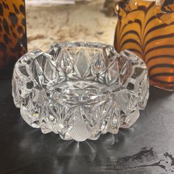 VINTAGE CRYSTAL ASHTRAY 6”DIAMETER, 2.25”HEIGHT VERY HEAVY 24%LEAD  Crystal (half inch thickness)