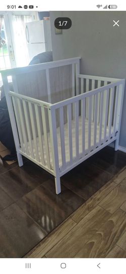 CRIB WITH MATTRESS