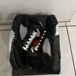 Jordan 5 Metallic 