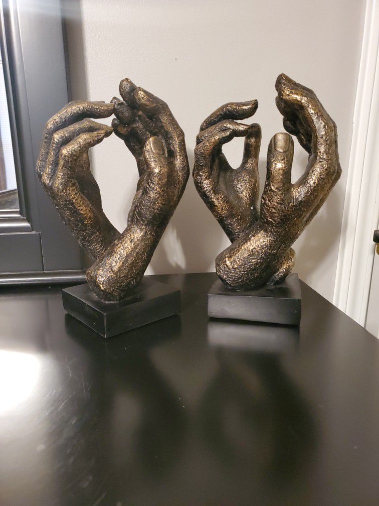🔥🆕️ Two Hand Sculpture $38 Ea 🔥🆕️