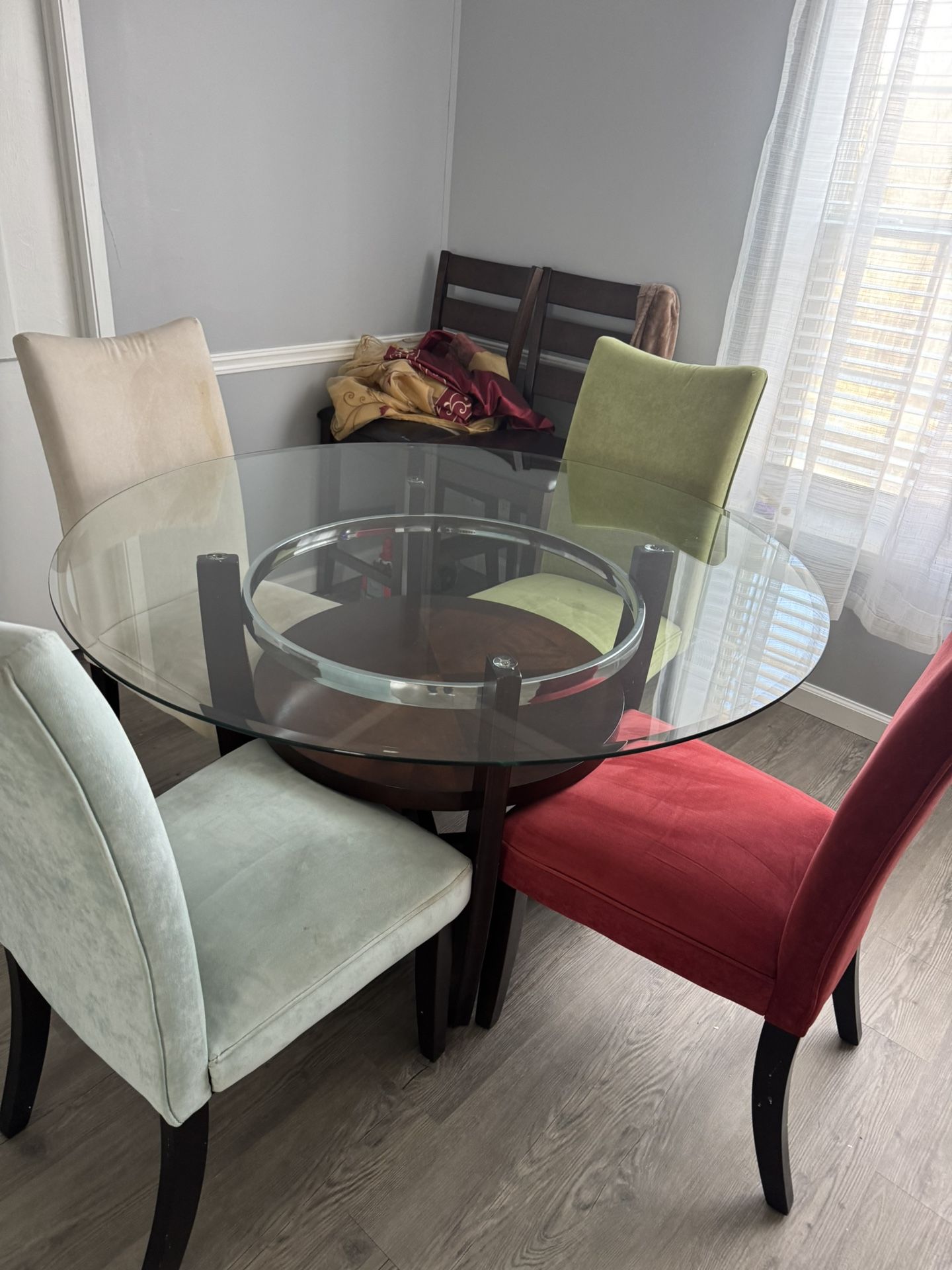 Mesa De Comedor En Buenas Condiciones Semi Nuevo