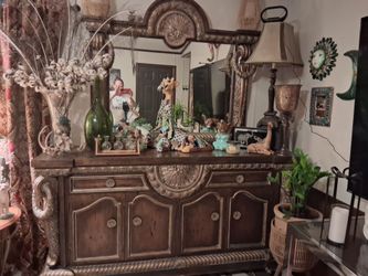 Buffet cabinet