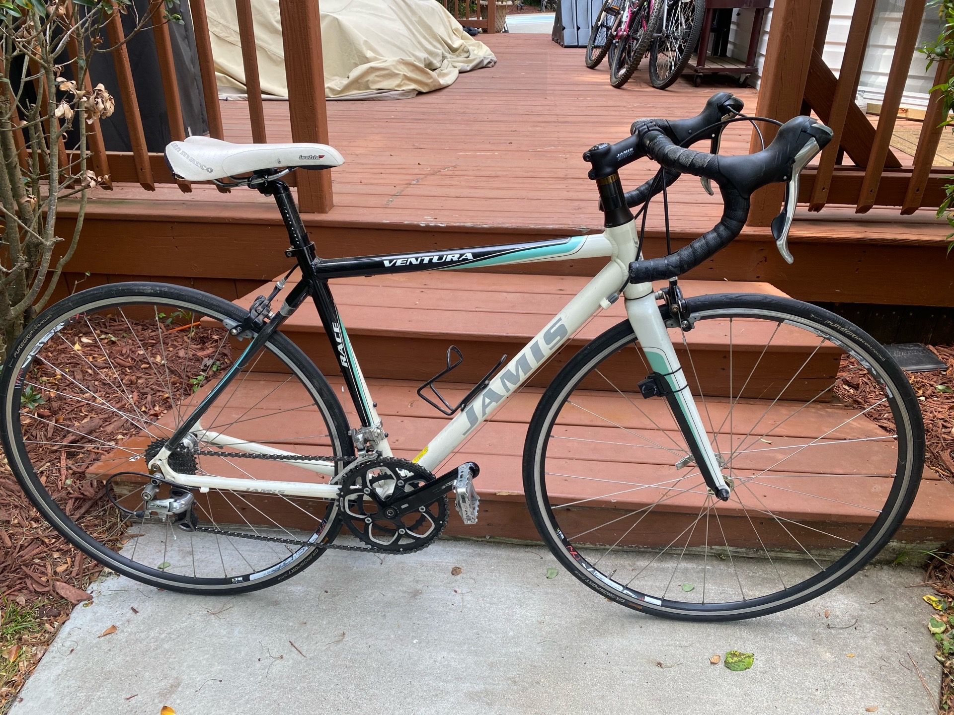 Jamis ventura road bike