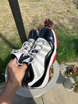 Air Jordan 11 Low Bred Sneakers