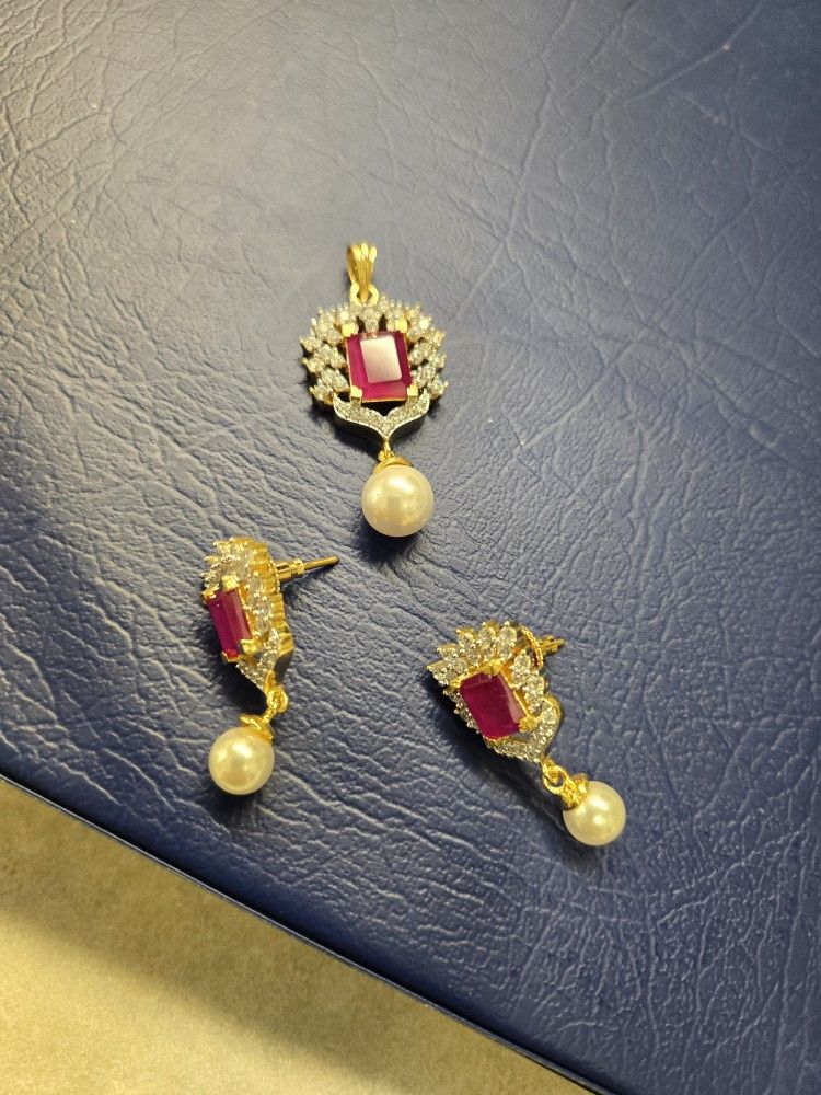 Pendant Set ( 25 Each )
