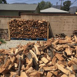 RED OAK FIREWOOD! SEASONED AND DRY