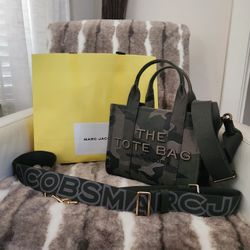 Pre-owned Marc Jacobs Small Camo Tote 