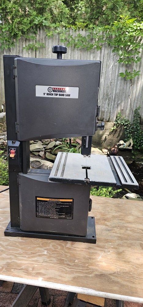 9" Bench Top Band Saw From Central Machinery