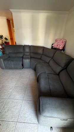 Sectional with 2 reclining chairs