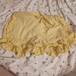Yellow Shorts 