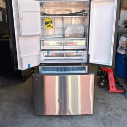 GE   Refrigerator  Open Box new   70% Off
