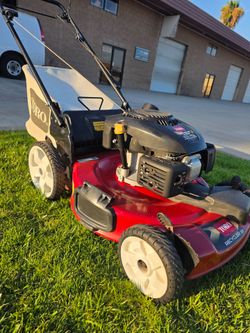 TORO GAS 22"IN RECYCLER SELF PROPELLED LANW MOWER