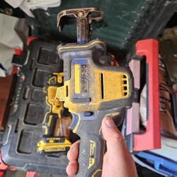 DEWALT (DCS369) - 20V Compact Reciprocating Saw