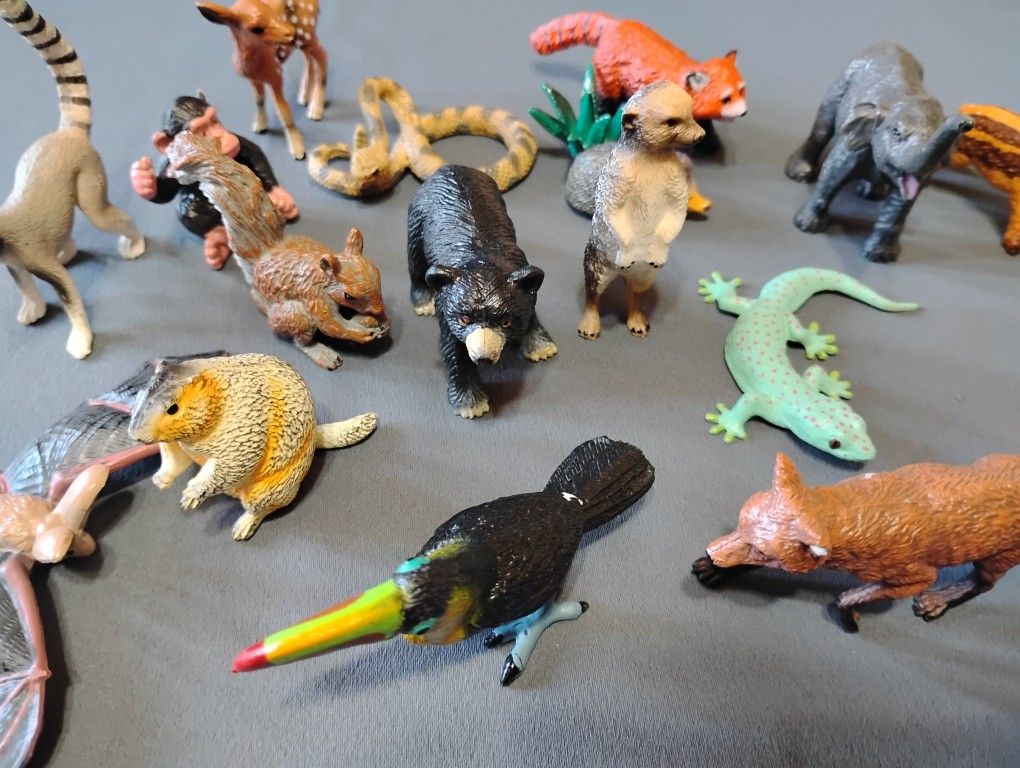 Small Animal figures lot New