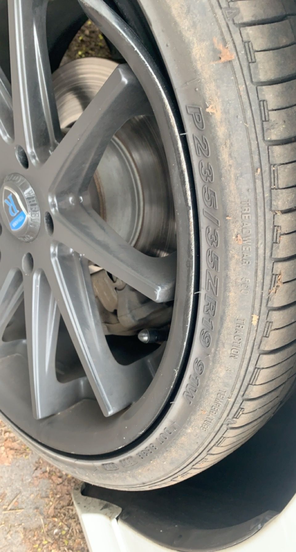 Rohana "19 Rims And Tires