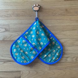 Dog Towel And Hanging Hook 
