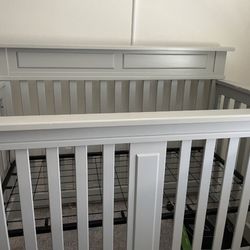 Convertible Baby Crib 