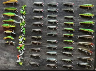 NEW W/O BOXES Misc Fishing Lures Lot-Retail Estimated $300-Itemized pic of Items Attached-Case inc’d
