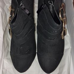 Women's Boots Size 9 NEW