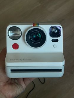 Polaroid Now instant camera