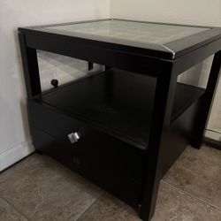 FREE SIDE TABLE - COME PICK UP
