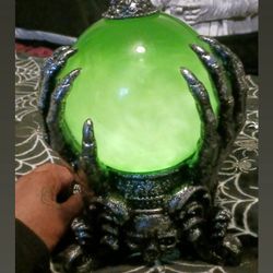 Crystal Ball * LIGHTS UP EFFECTS *