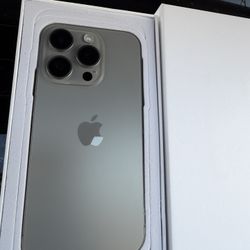 Apple Iphone 15 Pro 256GB Natural Titanium Unlocked