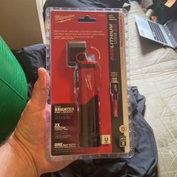 Red Lithium USB39 Rechargeable Pivoting Flashlight