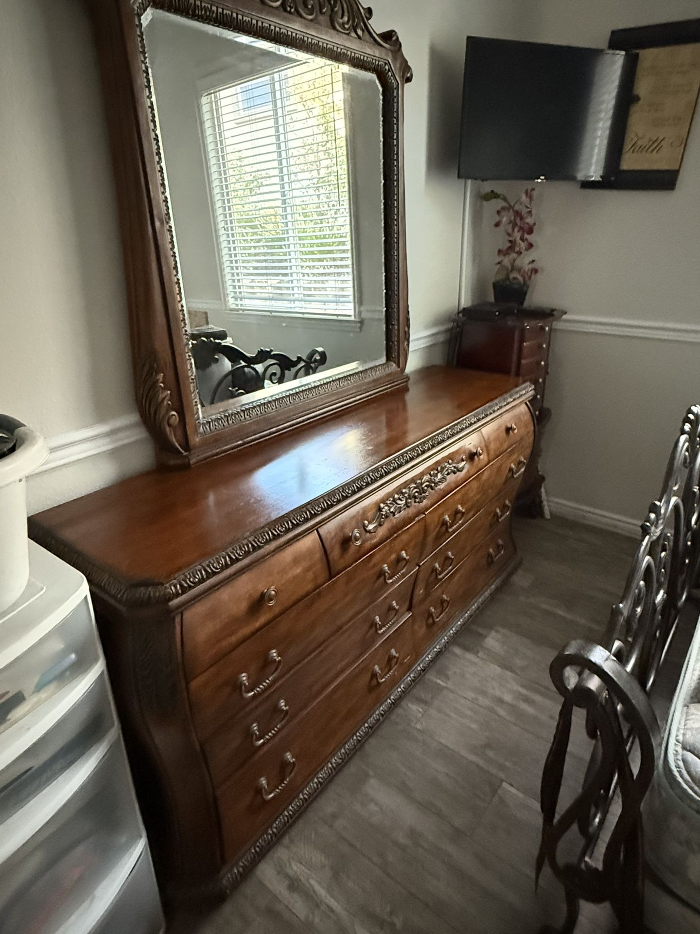 Bedroom Dresser And Mirror 