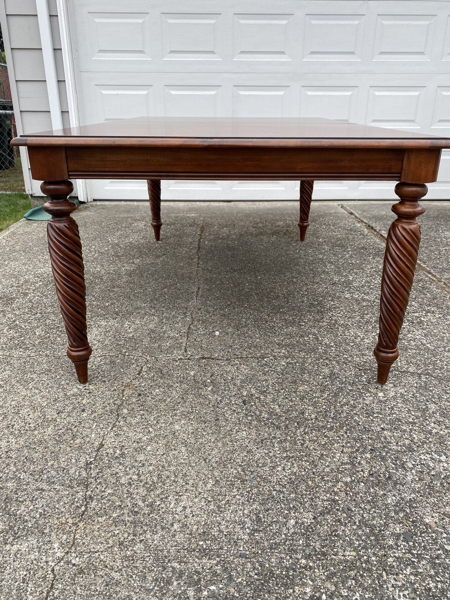 Ethan Allen Livingston Dining Table