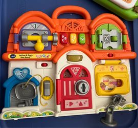 VTech Latches & Doors Busy Board