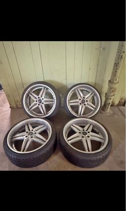 Set of 4 Silver Split-Spoke Wheels with Tires