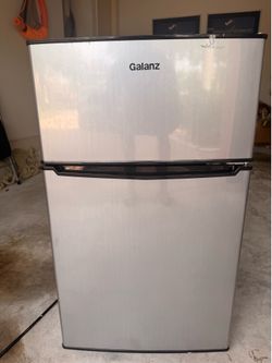Mini fridge