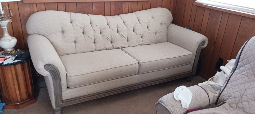 Couch. Like New 