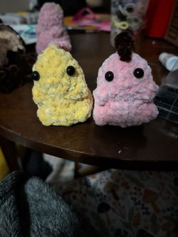 Mini dino and medium grad dino
