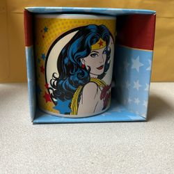 NIB ceramic wonder, woman, 12 ounce coffee mug