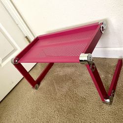 Portable adjustable folding table