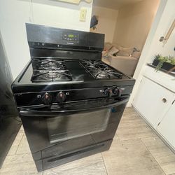 black frigidaire stove gas 4 burner