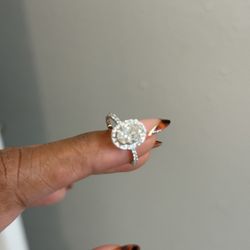 1.02 ct lab-grown oval brilliant, F colour, excellent polish & symmetry