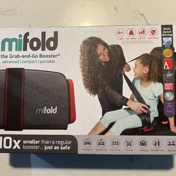 New In Box! MI Fold Portable Baby Booster Seat 
