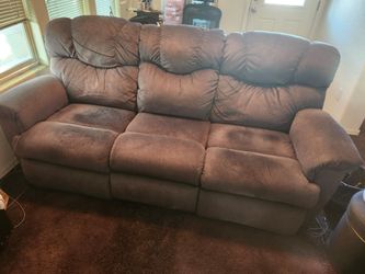 Lazy Boy Electric reclining couch. Fully Functioning Great Condition
