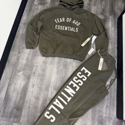 Essential Sweatsuit 