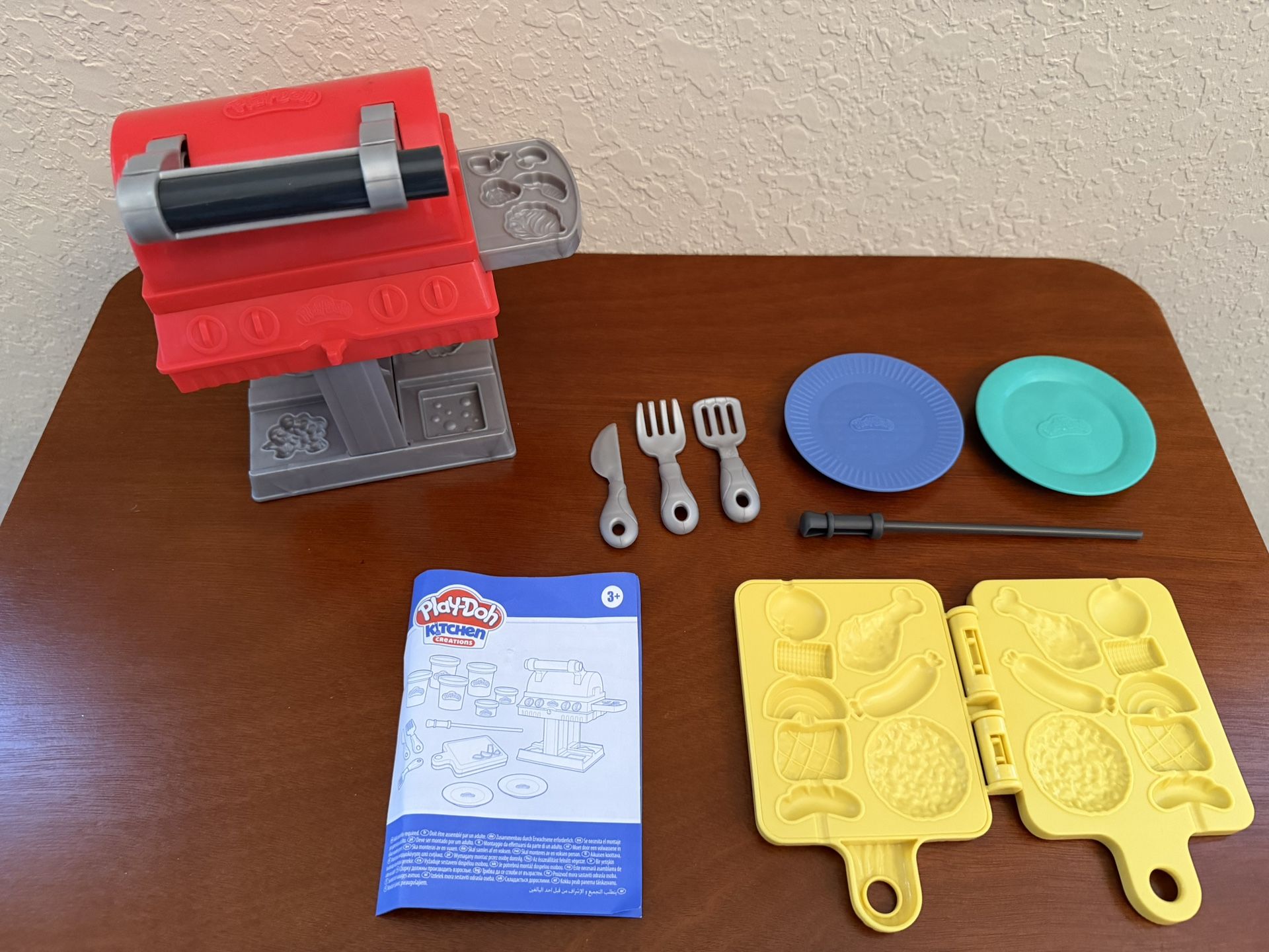 Play-Doh Kitchen Creations Grill 'n Stamp Playset