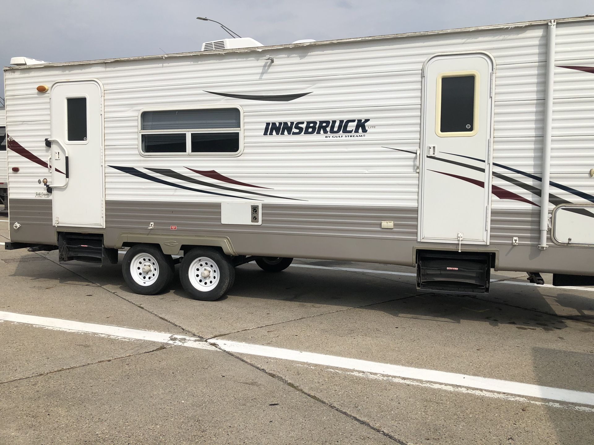 Gulf Stream travel trailer 2011 in Victorville Ca