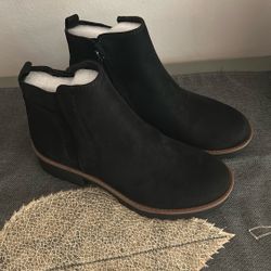 New! Chelsea Style, Lug Sole Faux Suede Boots Size 7.5