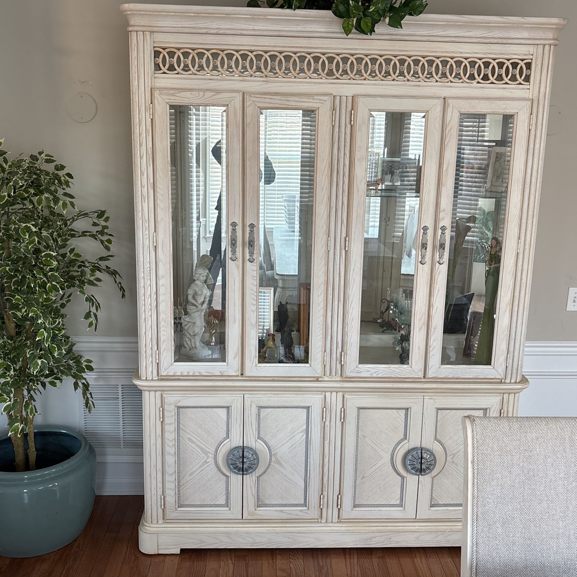 Off white Solid Wood Dining Room Large Buffet With Hutch