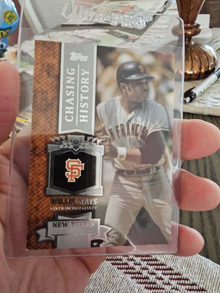 Willie Mays '13 Topps Update Chasing History Insert Baseball Card