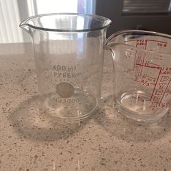 Vintage  Pyrex measuring cup and beaker 