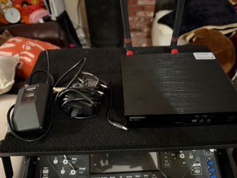 Shure QLX-D system that includes a bodypack transmitter