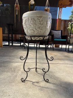 Plant stand and pot